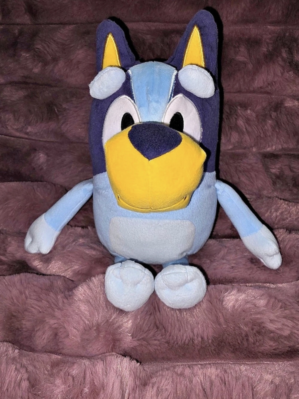 BBC / Moose Toys Bluey Talking Plush / 11-inch Bluey Stuffed Animal Blue &